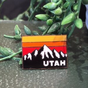 UTAH pin